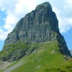 Leiteregg (2310 m) - Rechts ist der Einstieg zum Klettersteig vom Gumengrat aus
